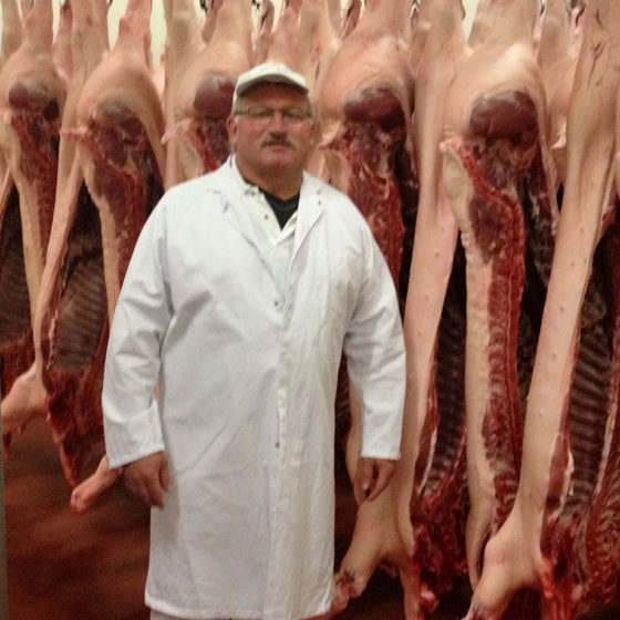 das SCHWEINEFLEISCH für den Goldenen Stern liefert die Familie Neumeier aus Baindlkirch. Sie beziehen Ihre Schweine aus der näheren Umgebung.