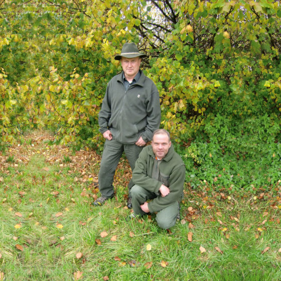 Das FRISCHE WILD wie Reh, Wildschwein und Wildenten für den Goldenen Stern bringen bestens gereift der Schwiegervater Anton Wernberger und Sohn Markus aus ihrer eigenen Jagd in Rieden.